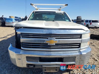 Piąte zdjęcie samochodu w środku: 2015 CHEVROLET SILVERADO 2500 VIN:1GB2CUEG9FZ137265 - miniatura