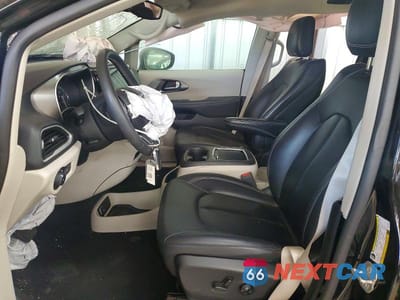 Zdjęcie 7 z 12 samochodu: 2024 CHRYSLER PACIFICA TOURING L VIN:2C4RC1BG2RR179482 - miniatura