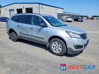 Czwarte zdjęcie samochodu z boku: 2014 CHEVROLET TRAVERSE LS VIN:1GNKRFED8EJ335397 - miniatura