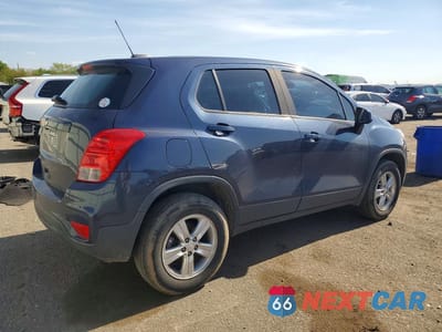 Trzecie zdjęcie samochodu z tyłu: 2019 CHEVROLET TRAX LS VIN:3GNCJNSB0KL237641 - miniatura