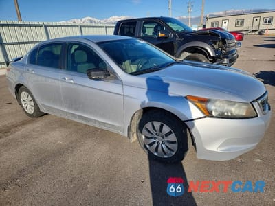 Czwarte zdjęcie samochodu z boku: 2008 HONDA ACCORD LX VIN:1HGCP26328A113784 - miniatura