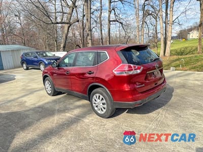 Trzecie zdjęcie samochodu z tyłu: 2016 NISSAN ROGUE S VIN:KNMAT2MV5GP690360 - miniatura