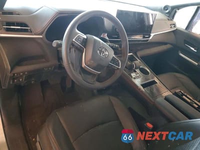 Zdjęcie 8 z 12 samochodu: 2025 TOYOTA SIENNA XSE VIN:5TDDSKFC1SS166407 - miniatura
