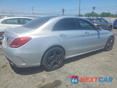Trzecie zdjęcie samochodu z tyłu: 2015 MERCEDES-BENZ C 400 4MATIC VIN:55SWF6GB6FU005294 - miniatura