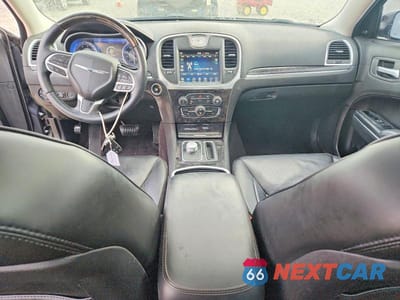 Zdjęcie 8 z 12 samochodu: 2018 CHRYSLER 300 LIMITED VIN:2C3CCAKG1JH296569 - miniatura