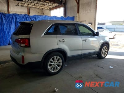 Trzecie zdjęcie samochodu z tyłu: 2015 KIA SORENTO EX VIN:5XYKU4A79FG595224 - miniatura