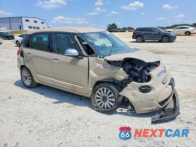 Czwarte zdjęcie samochodu z boku: 2015 FIAT 500L LOUNGE VIN:ZFBCFACH9FZ035016 - miniatura