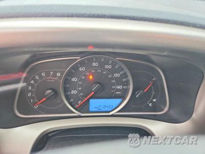 Zdjęcie 9 z 13 samochodu: 2015 TOYOTA RAV 4 VIN:JTMZFREV8FD044957 - miniatura