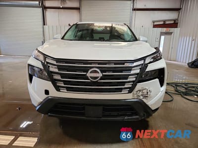 Piąte zdjęcie samochodu w środku: 2025 NISSAN ROGUE SV VIN:5N1BT3BA1SC763892 - miniatura