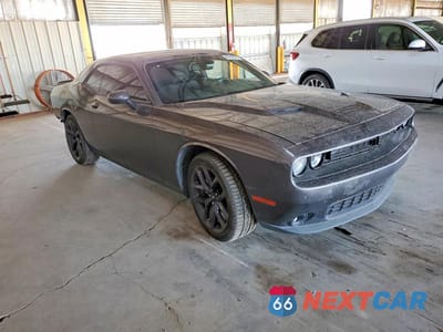 Czwarte zdjęcie samochodu z boku: 2021 DODGE CHALLENGER SXT VIN:2C3CDZAGXMH668234 - miniatura