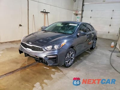 2021 KIA FORTE LXS 3KPF24AD2ME291577 - główne zdjęcie licytacji z USA - miniatura