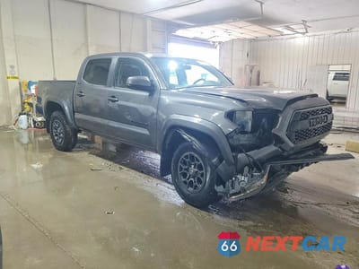 Czwarte zdjęcie samochodu z boku: 2017 TOYOTA TACOMA SR5 V6 VIN:5TFAZ5CN3HX048805 - miniatura
