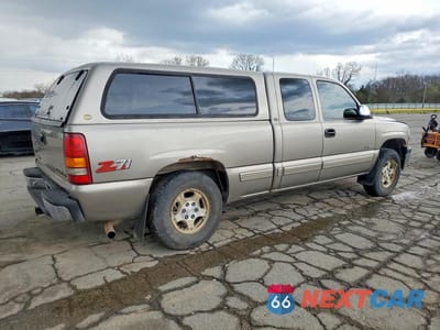 Trzecie zdjęcie samochodu z tyłu: 1999 CHEVROLET SILVERADO K1500 VIN:1GCEK19T1XE100804 - miniatura