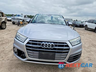 Piąte zdjęcie samochodu w środku: 2020 AUDI Q5 PREMIUM VIN:WA1ANAFY5L2009983 - miniatura
