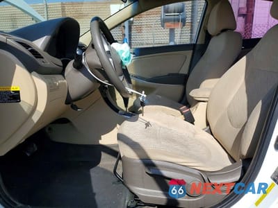 Zdjęcie 7 z 12 samochodu: 2013 HYUNDAI ACCENT GLS VIN:KMHCU4AE1DU580873 - miniatura