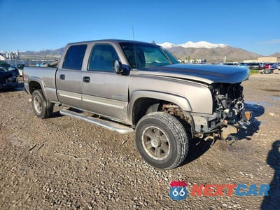 Czwarte zdjęcie samochodu z boku: 2006 CHEVROLET SILVERADO K2500 HEAVY DUTY VIN:1GCHK23D86F168711 - miniatura