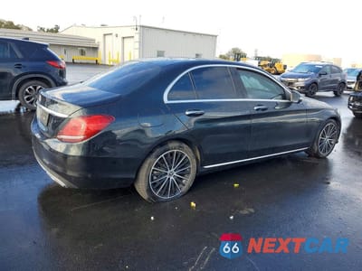 Trzecie zdjęcie samochodu z tyłu: 2019 MERCEDES-BENZ C 300 VIN:55SWF8DB1KU284017 - miniatura
