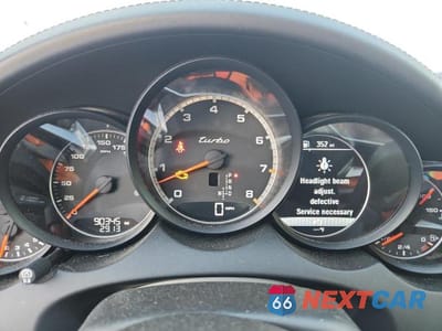 Zdjęcie 9 z 13 samochodu: 2015 PORSCHE CAYENNE TURBO VIN:WP1AC2A26FLA80496 - miniatura