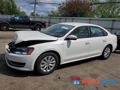 2013 VOLKSWAGEN PASSAT S 1VWAP7A33DC135749 - główne zdjęcie licytacji z USA - miniatura