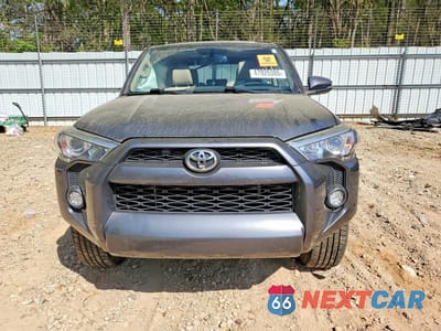 Piąte zdjęcie samochodu w środku: 2019 TOYOTA 4RUNNER SR5 PREMIUM VIN:JTEBU5JR9K5683258 - miniatura