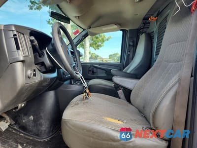 Zdjęcie 7 z 13 samochodu: 2015 GMC SAVANA G2500 UTILITY / SERVICE VAN VIN:1GTW7FCF1F1906864 - miniatura