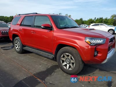 Czwarte zdjęcie samochodu z boku: 2022 TOYOTA 4RUNNER TRD OFF-ROAD PREMIUM VIN:JTERU5JR4N5988539 - miniatura