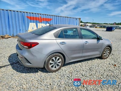 Trzecie zdjęcie samochodu z tyłu: 2023 KIA RIO S VIN:3KPA24AD8PE540432 - miniatura