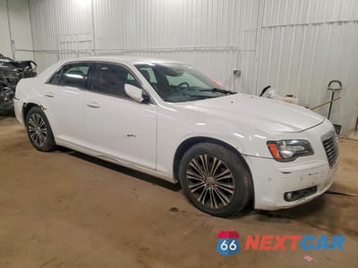 Czwarte zdjęcie samochodu z boku: 2012 CHRYSLER 300 S VIN:2C3CCAGG0CH174748 - miniatura