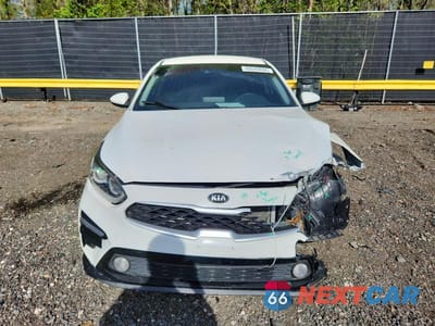 Piąte zdjęcie samochodu w środku: 2021 KIA FORTE LXS VIN:3KPF24AD9ME290751 - miniatura