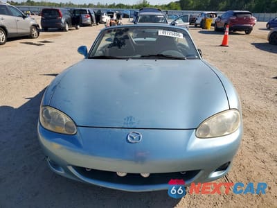Piąte zdjęcie samochodu w środku: 2001 MAZDA MX-5 MIATA BASE VIN:JM1NB353510216108 - miniatura