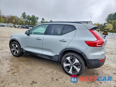 Drugie zdjęcie samochodu z przodu: 2026 VOLVO XC40 PLUS VIN:YV4L12UC9T2710921 - miniatura