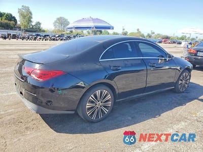 Trzecie zdjęcie samochodu z tyłu: 2021 MERCEDES-BENZ CLA 250 VIN:W1K5J4GB7MN172008 - miniatura