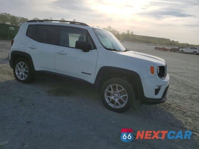 Czwarte zdjęcie samochodu z boku: 2022 JEEP RENEGADE LATITUDE VIN:ZACNJDB18NPN59505 - miniatura
