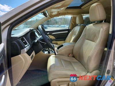 Zdjęcie 7 z 12 samochodu: 2016 TOYOTA HIGHLANDER XLE VIN:5TDJKRFH4GS254804 - miniatura