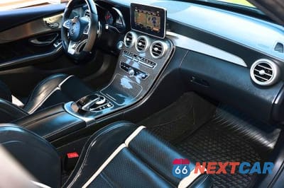 Piąte zdjęcie samochodu w środku: 2018 MERCEDES-BENZ C 63 AMG-S VIN:55SWF8HB6JU266251 - miniatura