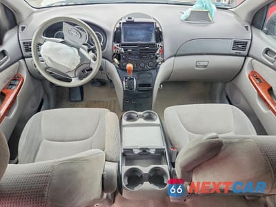 Zdjęcie 8 z 13 samochodu: 2004 TOYOTA SIENNA LE 7 PASSENGER VIN:5TDZA23C24S067045 - miniatura
