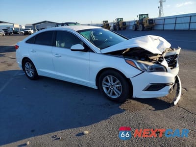 Czwarte zdjęcie samochodu z boku: 2016 HYUNDAI SONATA SE VIN:5NPE24AF8GH381426 - miniatura