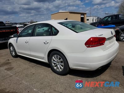 Drugie zdjęcie samochodu z przodu: 2013 VOLKSWAGEN PASSAT S VIN:1VWAP7A33DC135749 - miniatura