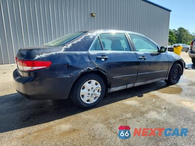 Trzecie zdjęcie samochodu z tyłu: 2004 HONDA ACCORD LX VIN:1HGCM56374A156313 - miniatura