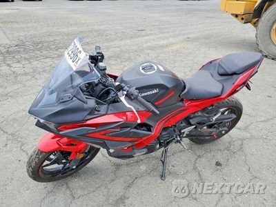 Trzecie zdjęcie samochodu z tyłu: 2025 KAWASAKI EX500 A VIN:ML5EXGJ17SDA55488 - miniatura