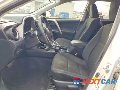 Zdjęcie 7 z 13 samochodu: 2018 TOYOTA RAV4 LE VIN:JTMBFREV2JJ226780 - miniatura