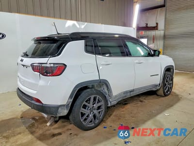 Trzecie zdjęcie samochodu z tyłu: 2026 JEEP COMPASS LIMITED VIN:3C4NJDCN8TT184256 - miniatura