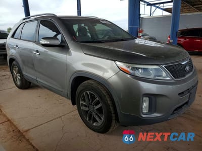 Czwarte zdjęcie samochodu z boku: 2014 KIA SORENTO LX VIN:5XYKT4A68EG501309 - miniatura