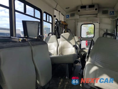 Zdjęcie 6 z 10 samochodu: 2016 FORD ECONOLINE E350 SUPER DUTY CUTAWAY VAN VIN:1FDEE3FL8GDC03520 - miniatura