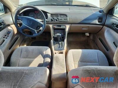 Zdjęcie 8 z 12 samochodu: 1994 HONDA ACCORD LX VIN:1HGCD5632RA062069 - miniatura