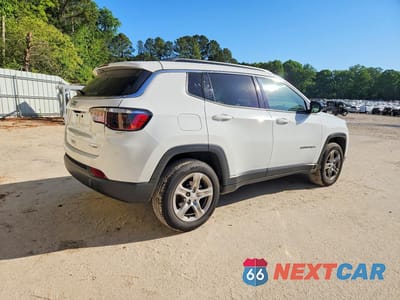 Trzecie zdjęcie samochodu z tyłu: 2023 JEEP COMPASS LATITUDE VIN:3C4NJDBN6PT553297 - miniatura