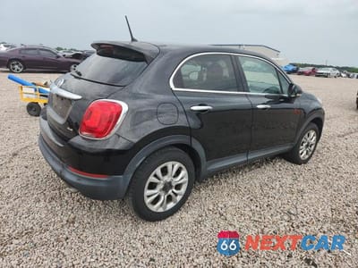 Trzecie zdjęcie samochodu z tyłu: 2016 FIAT 500X VIN:ZFBCFYDT2GP389162 - miniatura