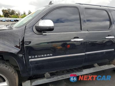 Zdjęcie 7 z 13 samochodu: 2013 CHEVROLET SUBURBAN C1500 LTZ VIN:1GNSCKE07DR367698 - miniatura