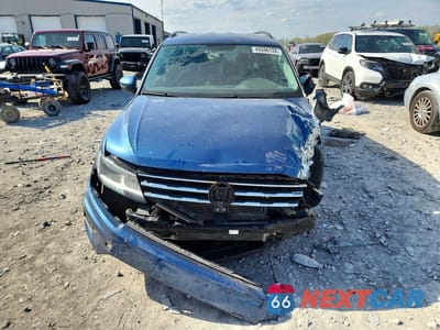 Piąte zdjęcie samochodu w środku: 2018 VOLKSWAGEN TIGUAN S VIN:3VV0B7AX8JM018454 - miniatura
