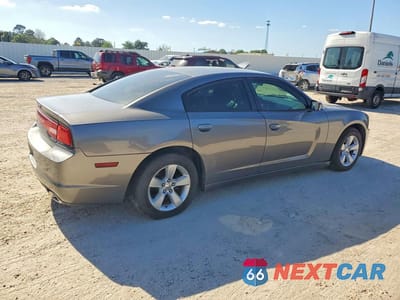 Trzecie zdjęcie samochodu z tyłu: 2011 DODGE CHARGER VIN:2B3CL3CGXBH587161 - miniatura